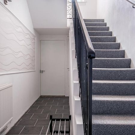 The Douglas - Spacious 2 Bed Apartment In Uddingston Esterno foto