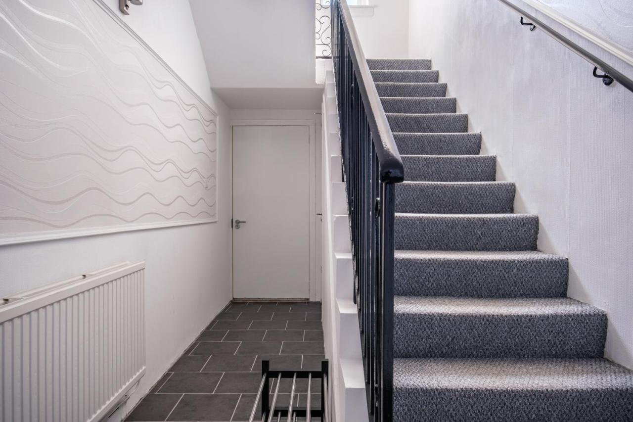 The Douglas - Spacious 2 Bed Apartment In Uddingston Esterno foto