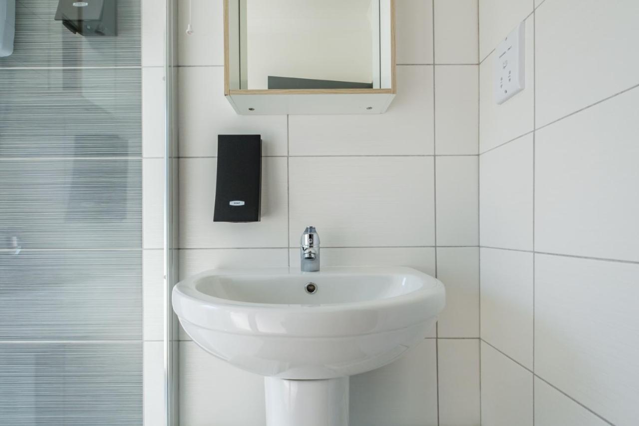 The Douglas - Spacious 2 Bed Apartment In Uddingston Esterno foto