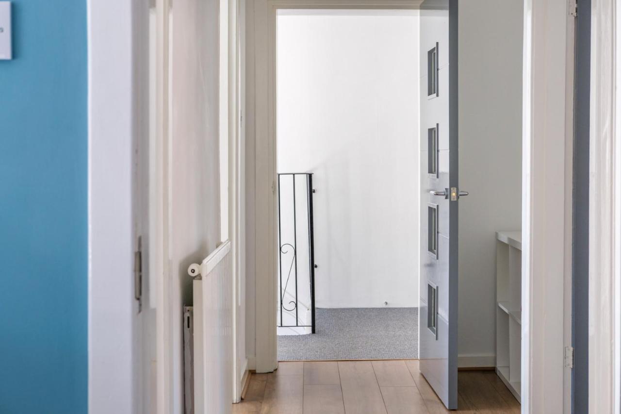 The Douglas - Spacious 2 Bed Apartment In Uddingston Esterno foto
