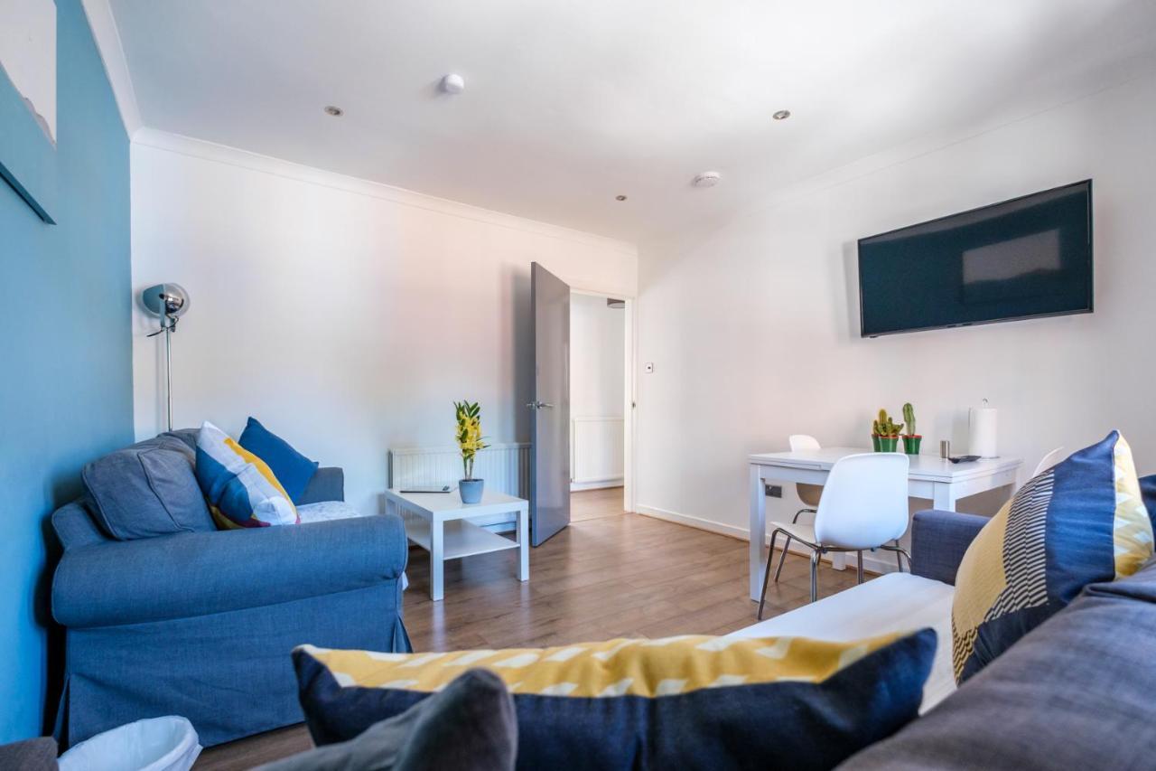The Douglas - Spacious 2 Bed Apartment In Uddingston Esterno foto