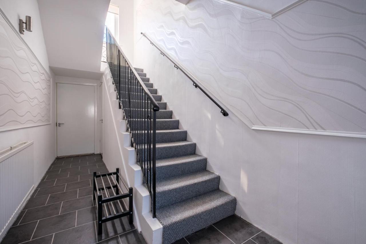 The Douglas - Spacious 2 Bed Apartment In Uddingston Esterno foto