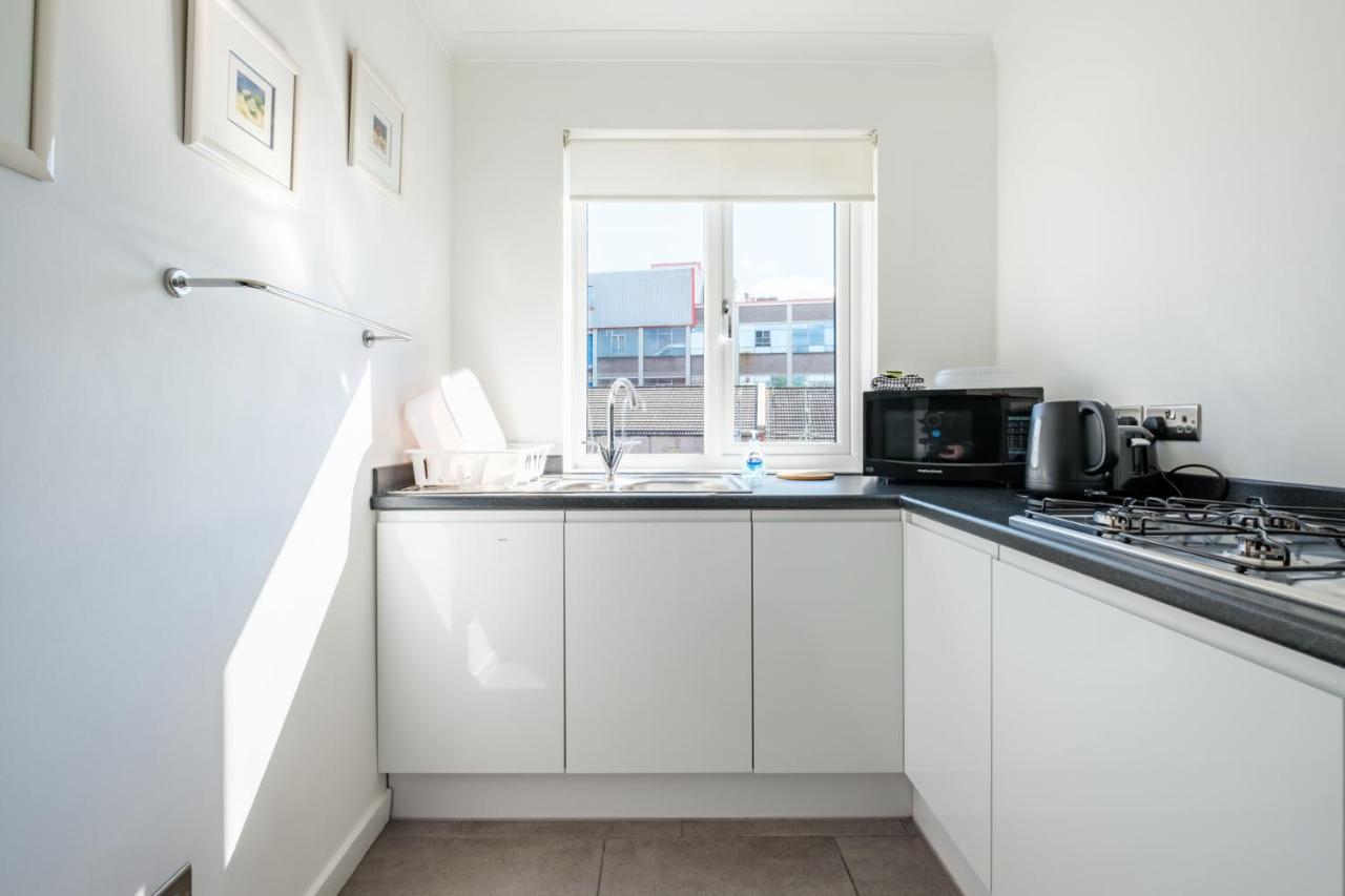 The Douglas - Spacious 2 Bed Apartment In Uddingston Esterno foto