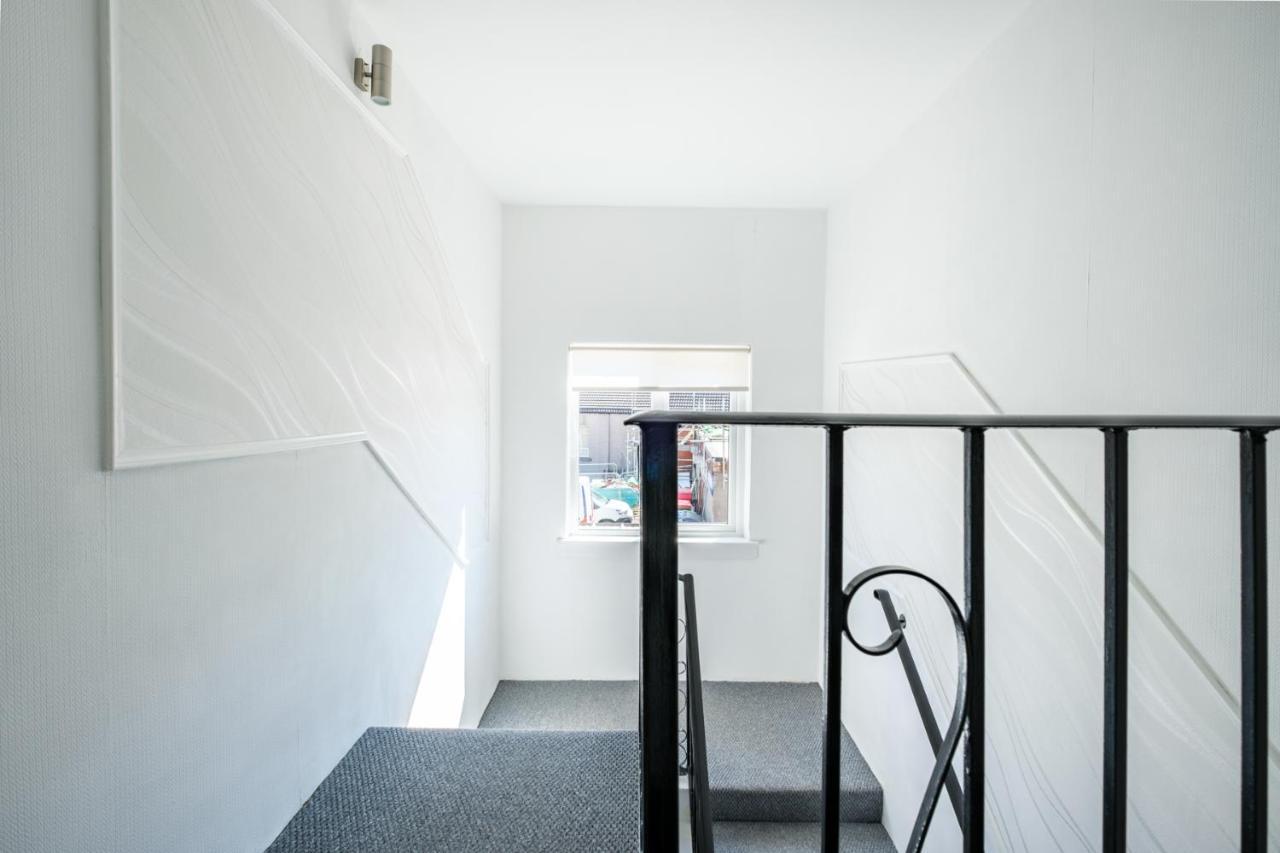The Douglas - Spacious 2 Bed Apartment In Uddingston Esterno foto