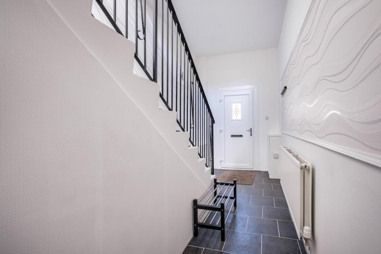 The Douglas - Spacious 2 Bed Apartment In Uddingston Esterno foto