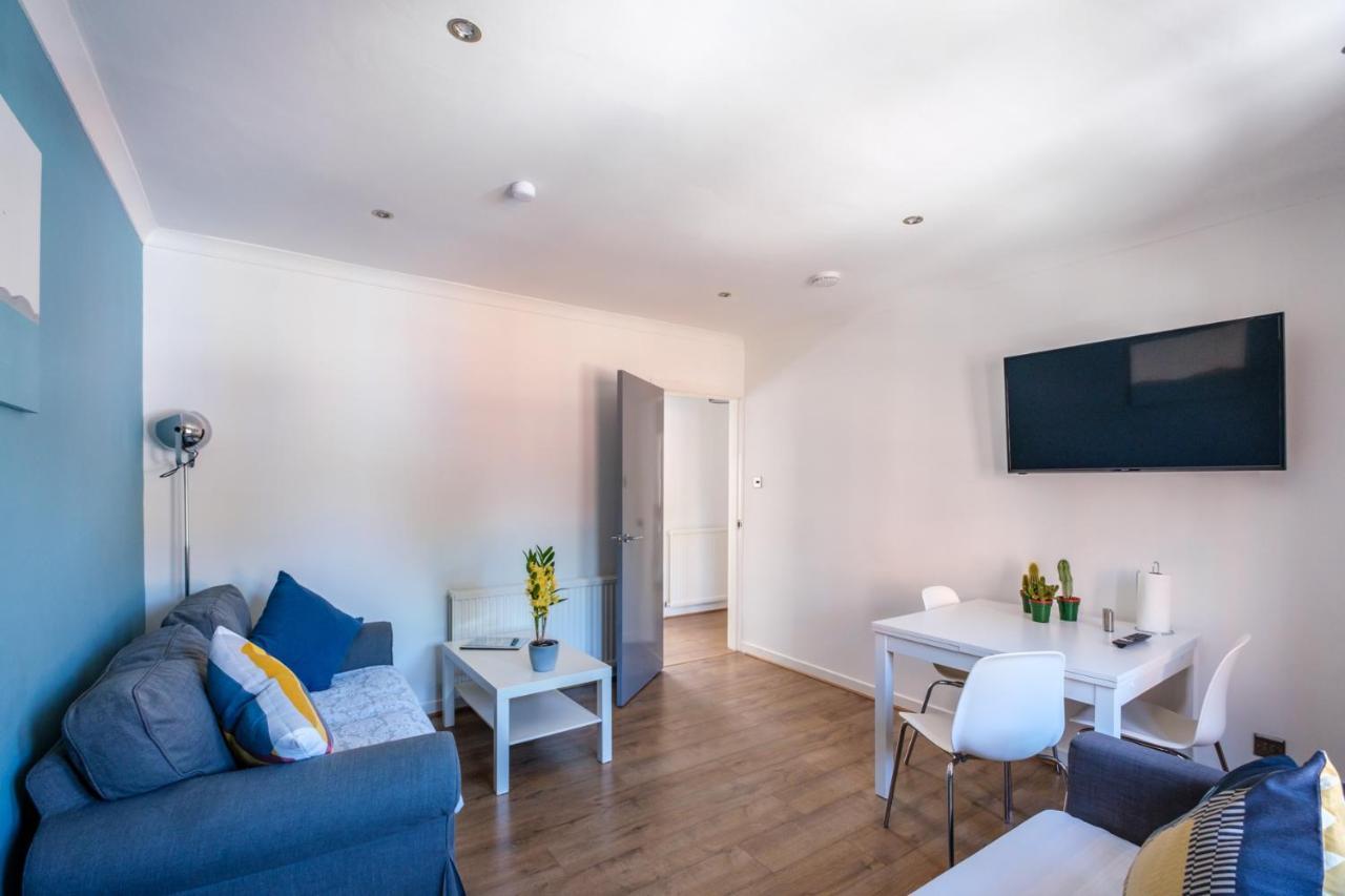 The Douglas - Spacious 2 Bed Apartment In Uddingston Esterno foto